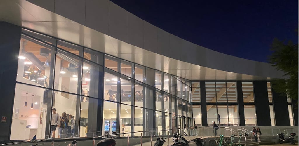 Arquitectura deportiva para complejo polideportivo - vista exterior